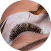 Bild Auftragen von Wimpernextensions
